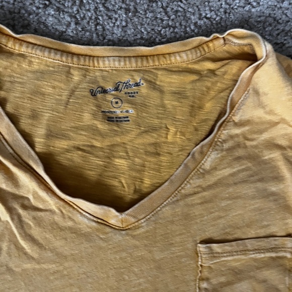 Universal Threads tee - Picture 3 of 5